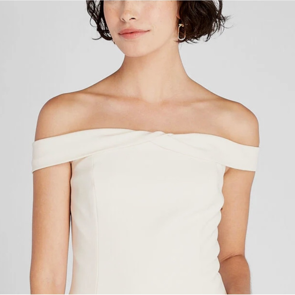 Club monaco off soulder top size 2